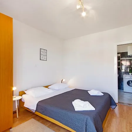 Solis Μακάρσκα