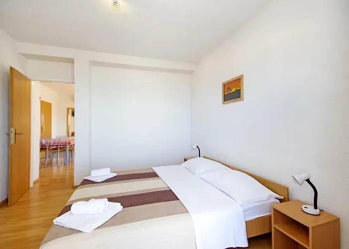 Solis * Μακάρσκα