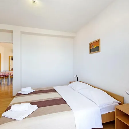 Solis * Μακάρσκα